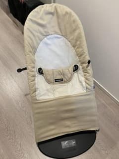 ※とぅるみ様専用※ベビービョルン バウンサー　バッグ付き　ベージュのサムネイル