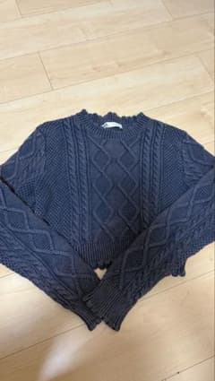 ZARA ケーブルニット クロップド丈 セーターのサムネイル