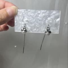 ボタン ピアス シルバー お花 新月アクセのサムネイル