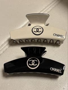 CHANEL ノベルティ 2個セット ヘアクリップ - メルカリ