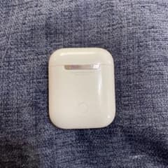 Apple 第一世代 AirPods イヤホン 充電ケースのサムネイル