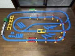 プラレール 大量 (車両こまち 付き )立体レイアウトセットのサムネイル