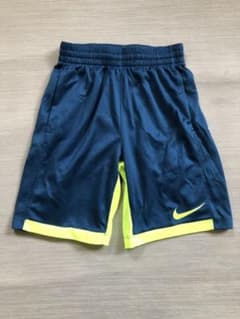 鷹☆様専用　NIKE ナイキ ハーフパンツ　キッズ　140〜150センチのサムネイル