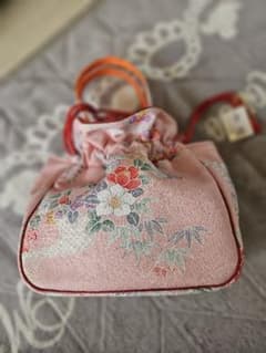 花柄刺繍ピンク巾着バッグのサムネイル