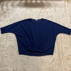 カットソー　紺色　未使用品のサムネイル