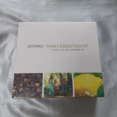 dōTERRA ファミリー エッセンシャルズキット - メルカリ