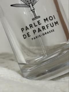 PARLE MOI DE PARFUM Une Tonne De Roses少量のサムネイル