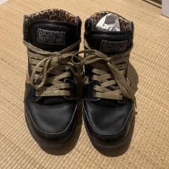 VANS ハイカットスニーカー ブラック/ゴールドのサムネイル