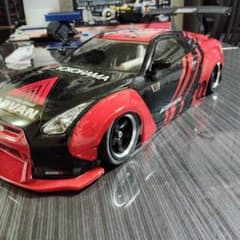 R 35 GTR アドバン カラー 　ワイドボディマグネット式 ボディポスト付き R 35 GTR アドバン カラー ワイドボディマグネット式 ボディポスト付き