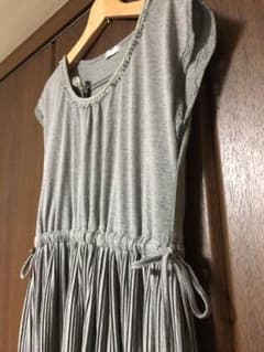 axes femme  ロングプリーツワンピース  グレーのサムネイル