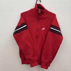 NIKE レッド ジップアップジャケットのサムネイル