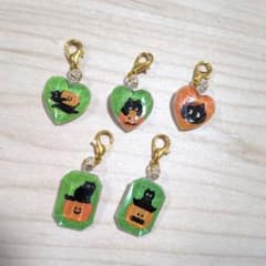 ハンドメイド レジンチャーム ハロウィン 黒猫 ねこ - メルカリ
