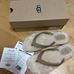 UGG W FLUFFIE サンダル 23cm新品未使用 定価8800円のサムネイル