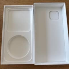 Apple iPhone 13 外箱 空箱のサムネイル
