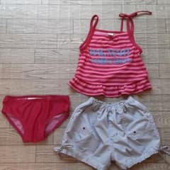 水着 女の子 セパレートのサムネイル