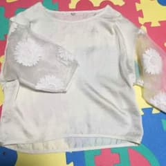 みさ様 アナザーエディション 袖フラワー柄トップス☺︎のサムネイル