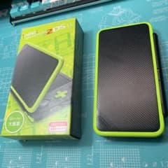 Newニンテンドー2DS LL ブラック×ライムのサムネイル