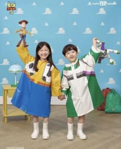 韓国限定】ウッディ&バズなりきりトイ•ストーリー キッズレインコート2