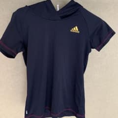 ☆『 美品 』アディダスレディースTシャツ フード付き　紺色 Mサイズのサムネイル