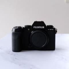 FUJIFILM X-S10 ミラーレス一眼 本体のサムネイル