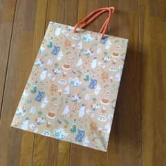 【美品】ムーミン柄のイラスト付き　紙袋のサムネイル
