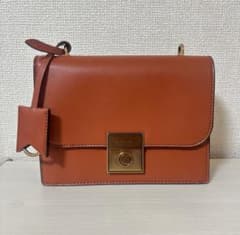 CHARLES & KEITH ショルダーバッグ ブラウンのサムネイル