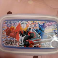 仮面ライダー　セイバー　弁当箱のサムネイル