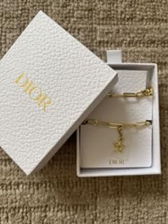 Diorチャームのサムネイル