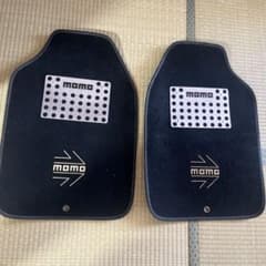 MOMO フロアマット 運転席&助手席2枚セットのサムネイル