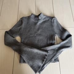 グレーのリブ編みタートルネックセーター Mのサムネイル