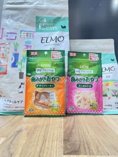 ELMO ヘアボールケア 2kg + PETKISS おやつのサムネイル