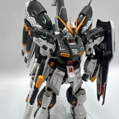 RG hi-νガンダム　ガンプラ完成品のサムネイル