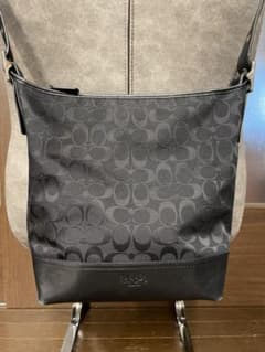コーチ レガシー シグネチャー ダッフルショルダー  美品のサムネイル
