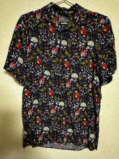 ZARA ザラ　総柄　半袖シャツ　レーヨン100%のサムネイル