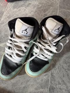 NIKE AIR JORDAN 1 ミッドカット パステルグリーンのサムネイル