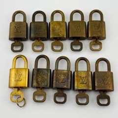 LOUIS VUITTON 南京錠 4個セット Louis Vuitton ルイヴィトン 南京錠 10個セット - メルカリ