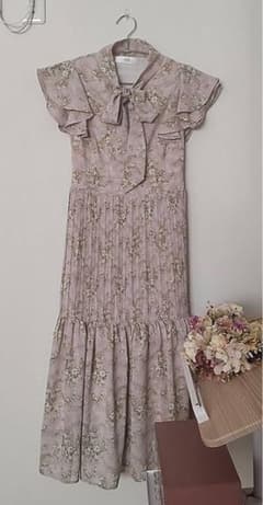 ✨️tocco closet✨️ 淡いピンクのお花柄ワンピース✨️のサムネイル