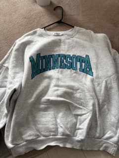 MINNESOTA ロゴ入り グレー スウェットのサムネイル