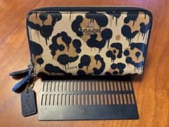 COACH レオパードプリント 長財布 内側難ありのサムネイル
