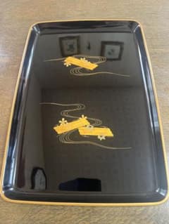 お蔵の整理No2 輪島慶塚のとても立派な進物盆です。金色装飾を施してありますのサムネイル