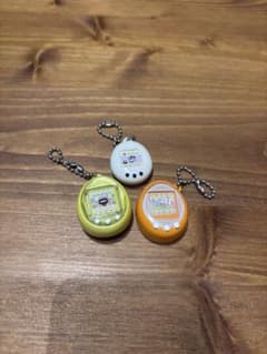 たまごっち ミニチュアチャーム 3個セットのサムネイル