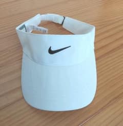 ナイキ　サンバイザー　白のサムネイル