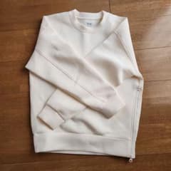 人気完売商品UNIQLO × Theory アイボリー トレーナー Sほぼ未使用のサムネイル