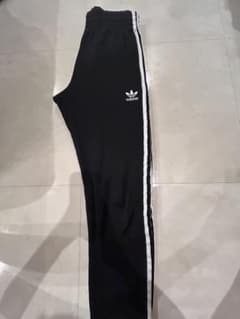【moco様専用】adidas ジョガーパンツ 黒白ストライプ Mサイズのサムネイル