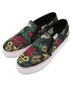 NIKE toki slip onのサムネイル