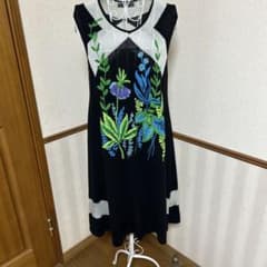 TOKUKO 1er VOL チュニック ブラック 花柄刺繍 - メルカリ