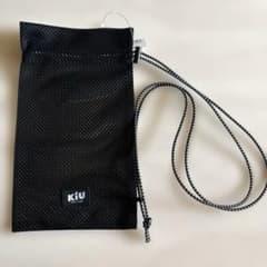 新品　KIU サコッシュ　メッシュ　ショルダー　ブラックのサムネイル