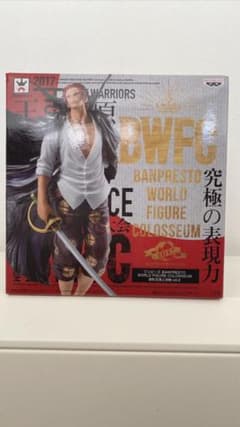 ワンビース シャンクス フィギュアのサムネイル