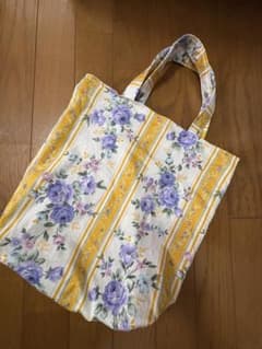 ハンドメイドトートバッグ（リバーシブル）花柄のサムネイル
