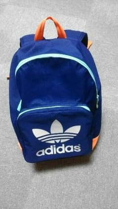 adidasリュックのサムネイル